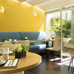 Hotel A La Des Artistes, París