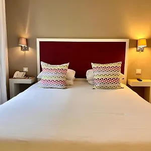 Hotel Kyriad 18 - Porte De Clignancourt - Montmartre, Paris